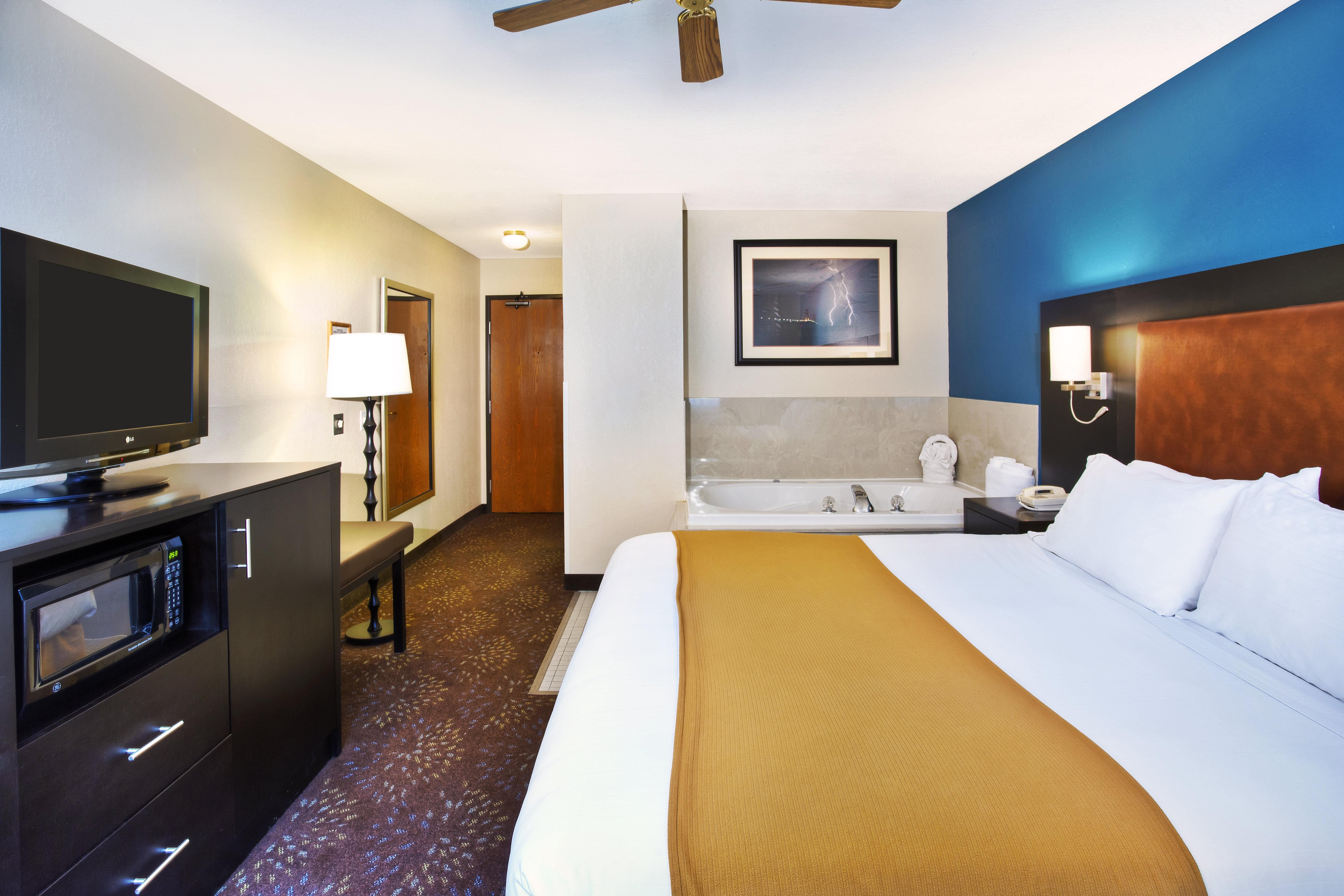 Holiday Inn Express Mackinaw City By Ihg Ngoại thất bức ảnh