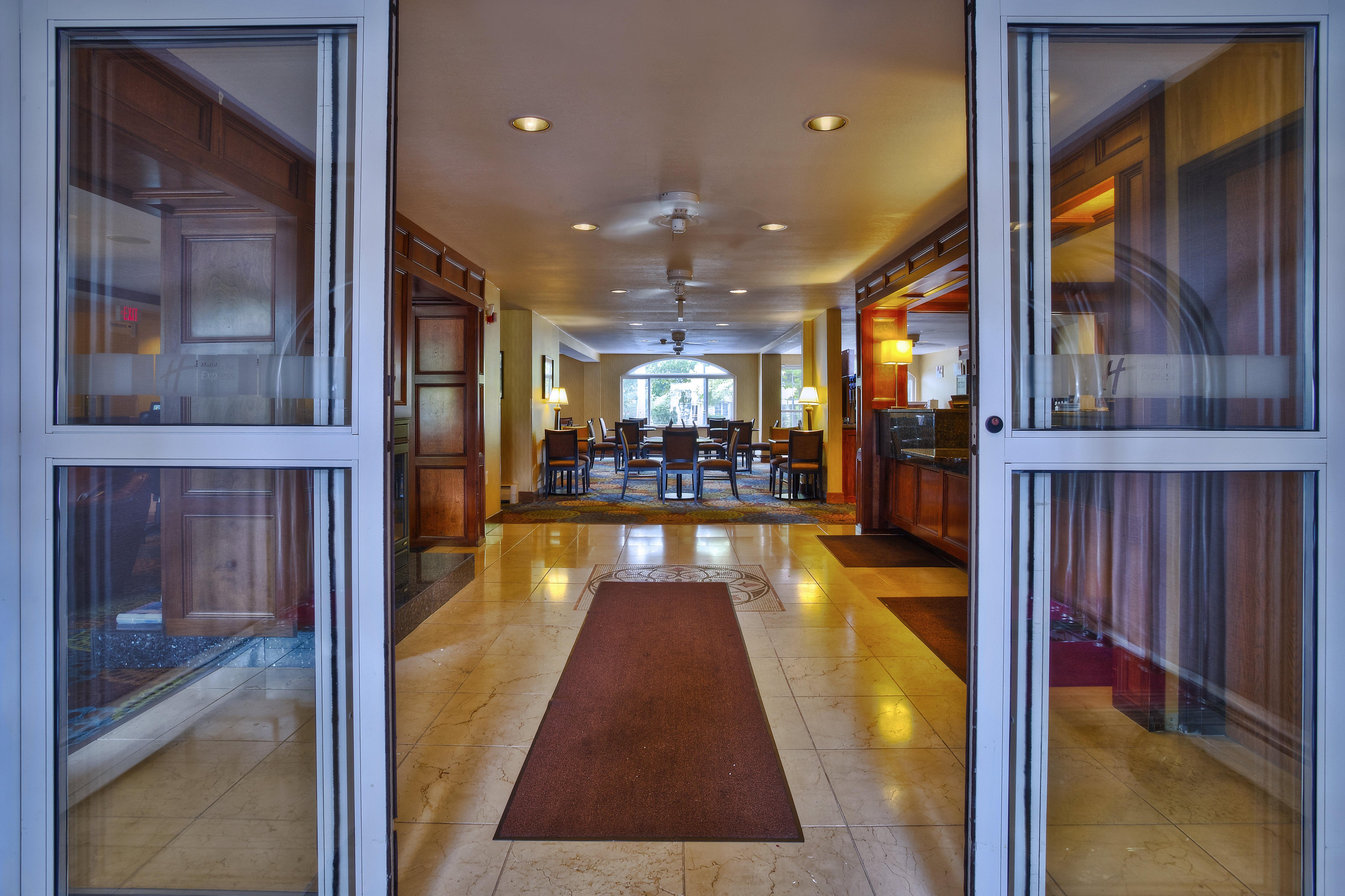 Holiday Inn Express Mackinaw City By Ihg Ngoại thất bức ảnh