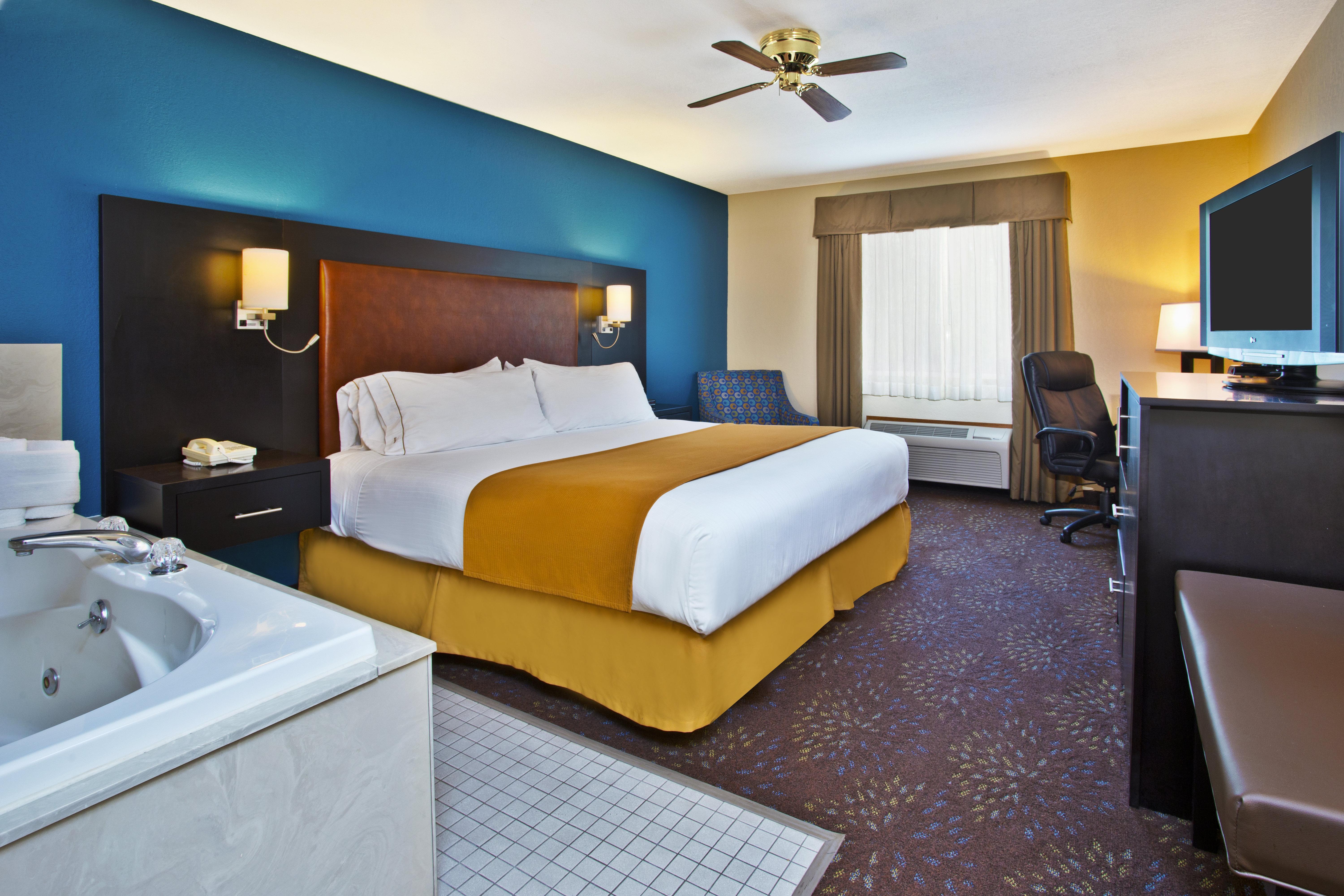 Holiday Inn Express Mackinaw City By Ihg Ngoại thất bức ảnh