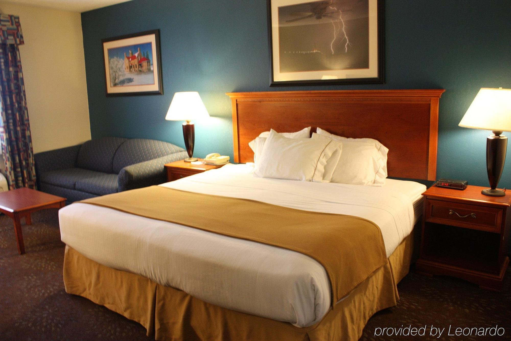 Holiday Inn Express Mackinaw City By Ihg Ngoại thất bức ảnh