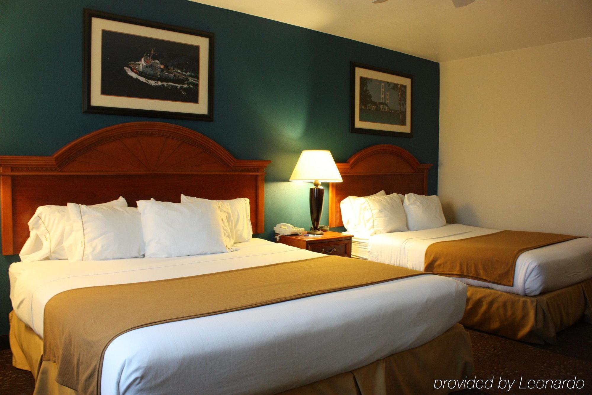 Holiday Inn Express Mackinaw City By Ihg Ngoại thất bức ảnh