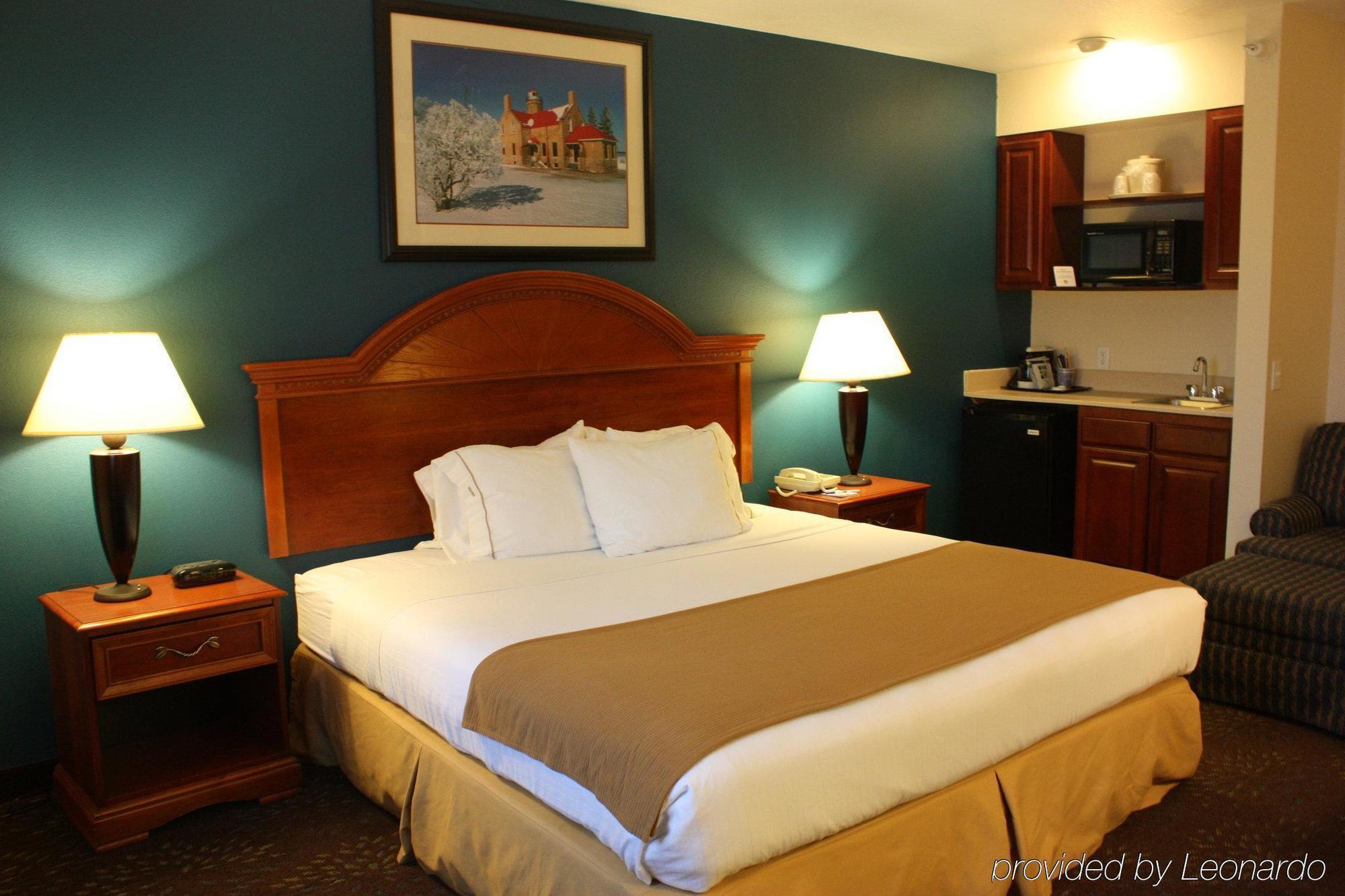 Holiday Inn Express Mackinaw City By Ihg Ngoại thất bức ảnh