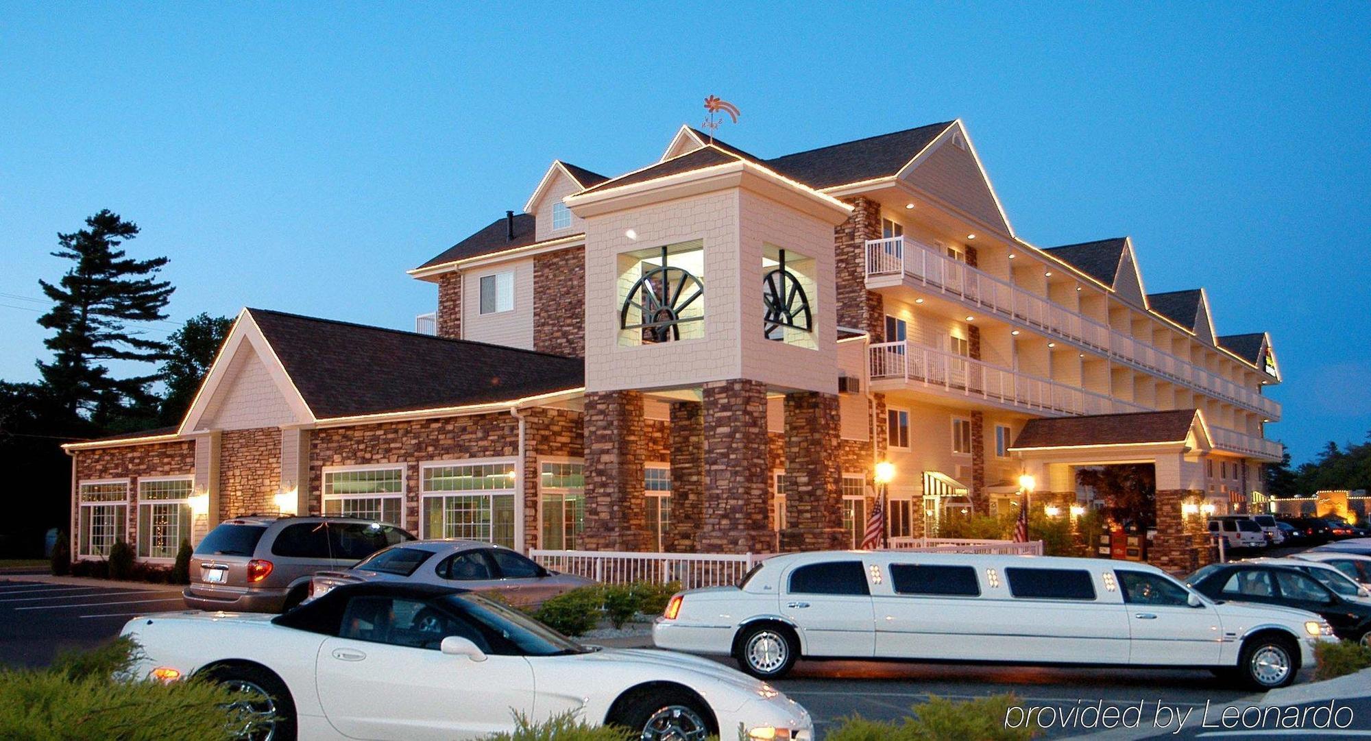 Holiday Inn Express Mackinaw City By Ihg Ngoại thất bức ảnh