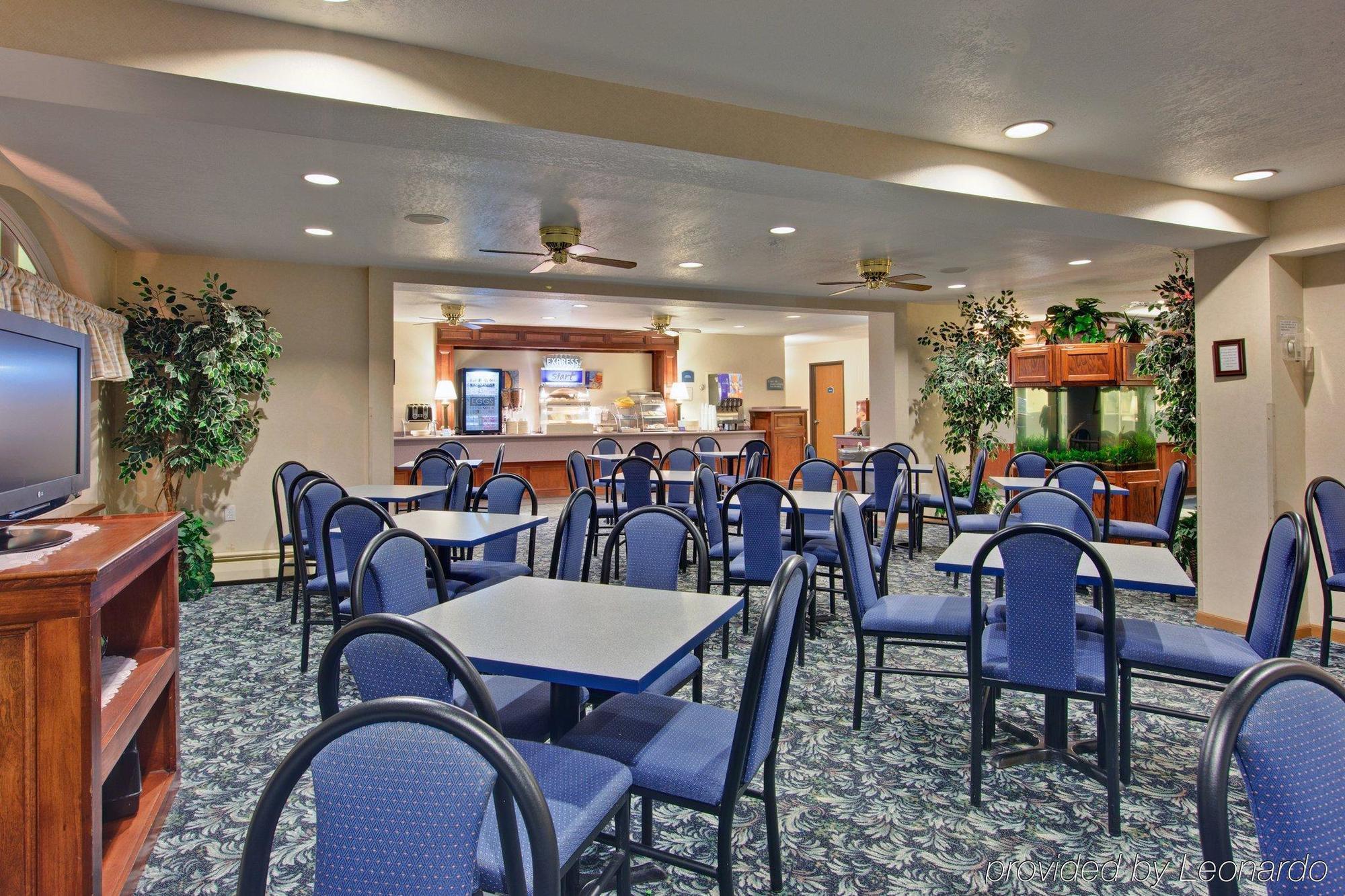 Holiday Inn Express Mackinaw City By Ihg Ngoại thất bức ảnh