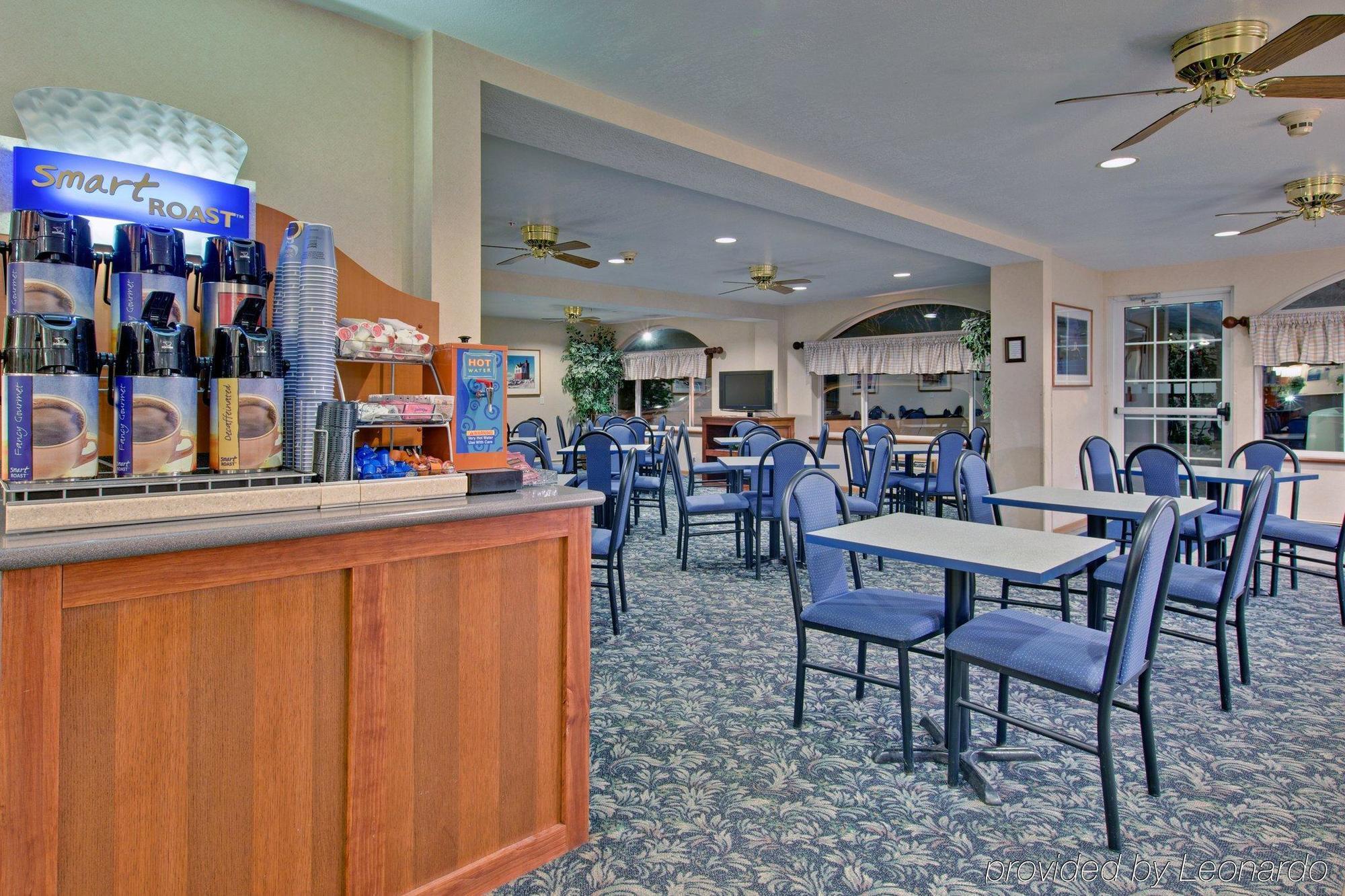 Holiday Inn Express Mackinaw City By Ihg Ngoại thất bức ảnh