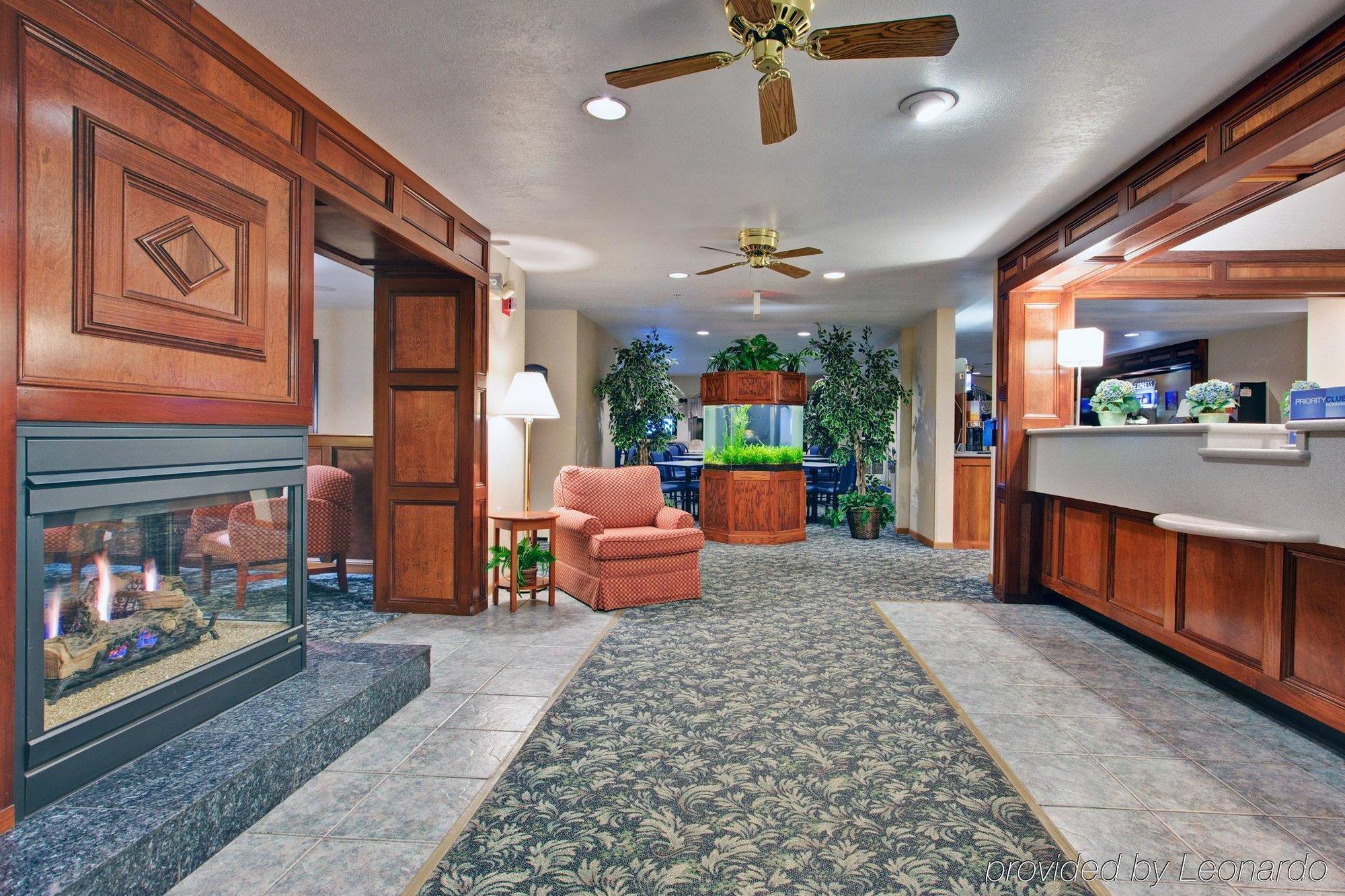 Holiday Inn Express Mackinaw City By Ihg Ngoại thất bức ảnh