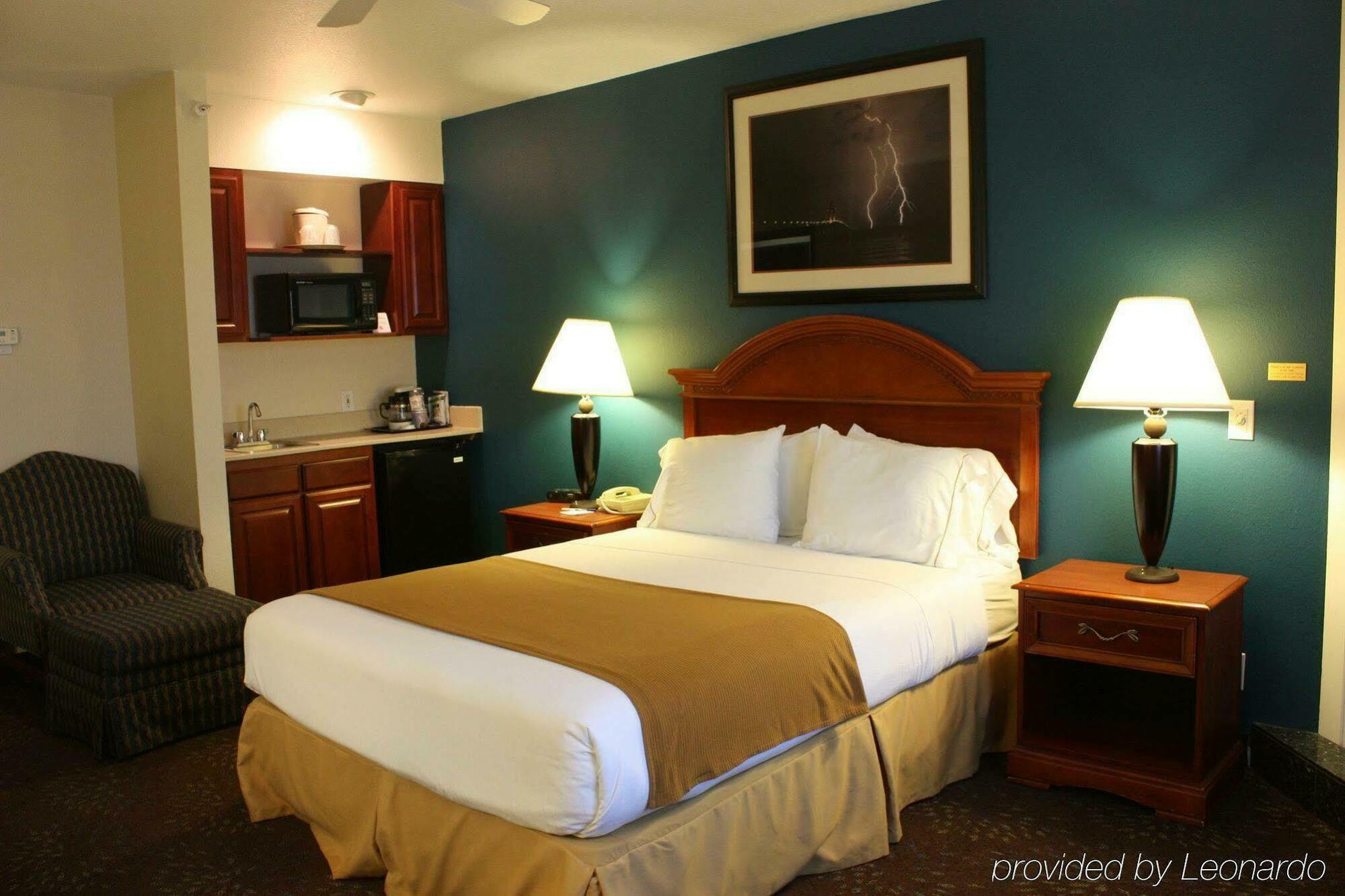 Holiday Inn Express Mackinaw City By Ihg Ngoại thất bức ảnh