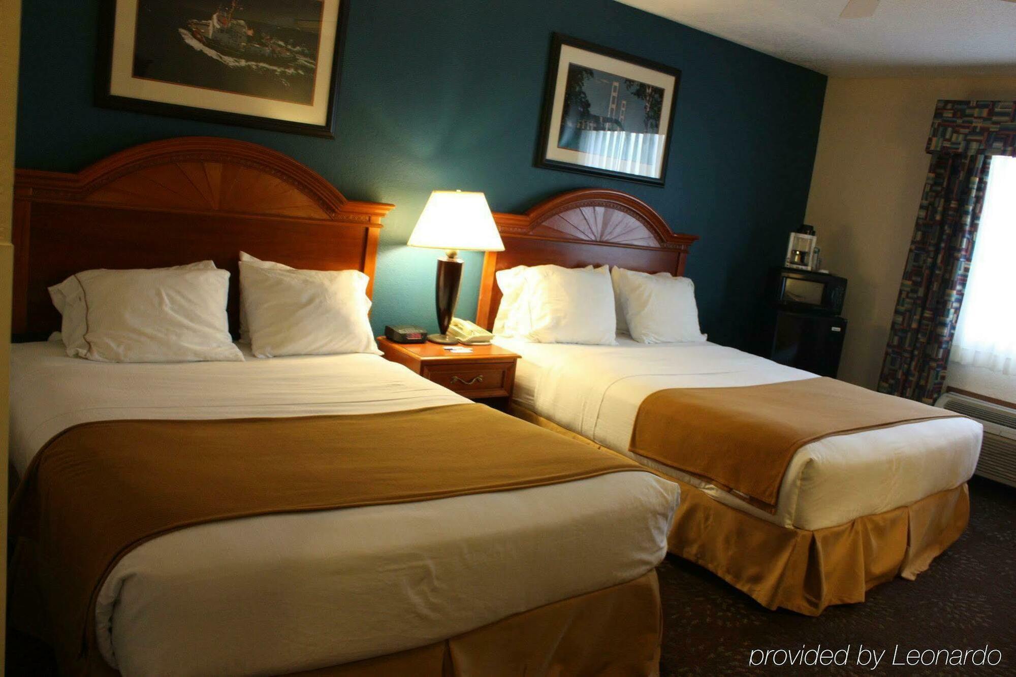 Holiday Inn Express Mackinaw City By Ihg Ngoại thất bức ảnh