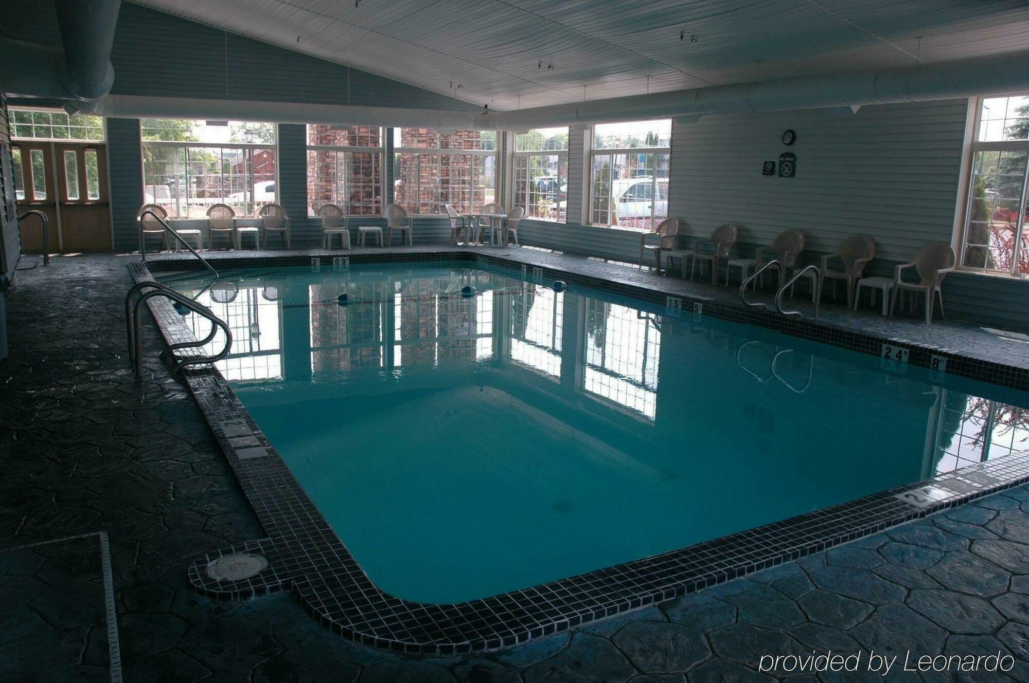 Holiday Inn Express Mackinaw City By Ihg Ngoại thất bức ảnh